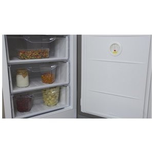 Холодильник двухкамерный Indesit DS 4200 S B