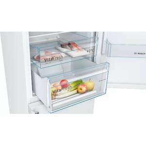 Холодильник двухкамерный Bosch KGN39VWEQ